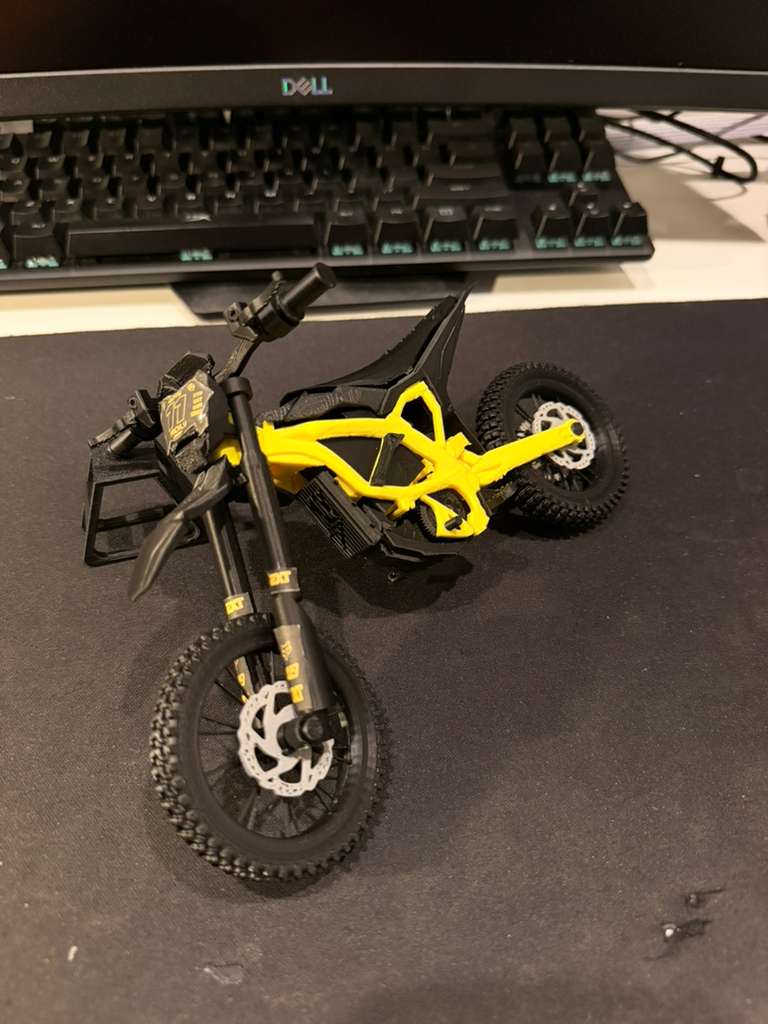 Ultra Bee model